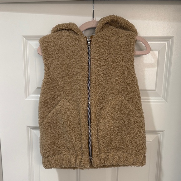 Zara Kids Tan Sherpa Vest size 6-7 - Picture 1 of 5